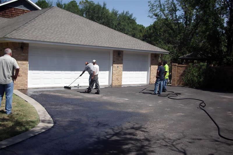 Asphalt repair and crack filling